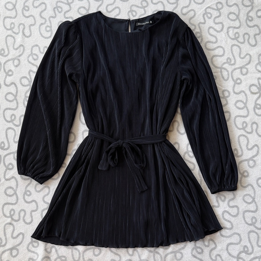Abercrombie & Fitch Satin Plisse Easy Mini Dres